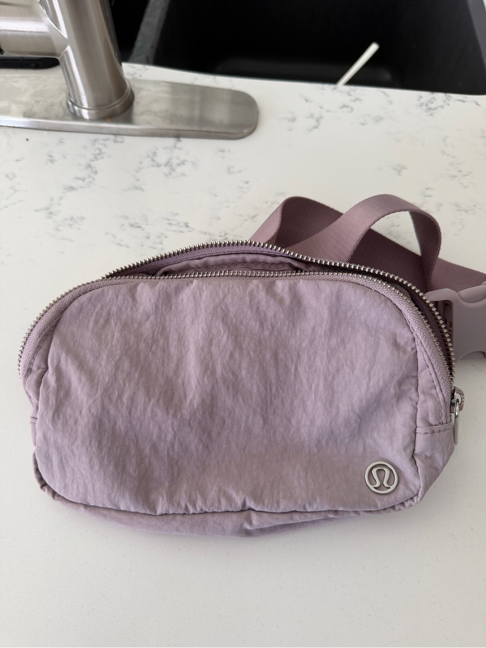 lululemon athletica lavender Everywhere Belt Bag 1L